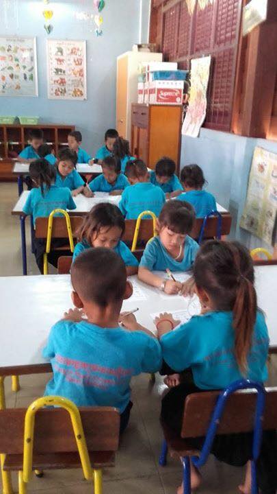 El primer examen de los niños del Kinderganden