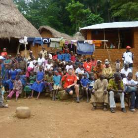 School and well in the village of Kathombo