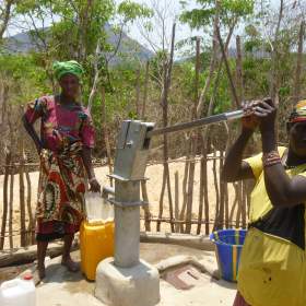 School and water well in Kasengbeh village